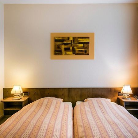 Hotel Restaurant Le Cigalon Waldbillig エクステリア 写真