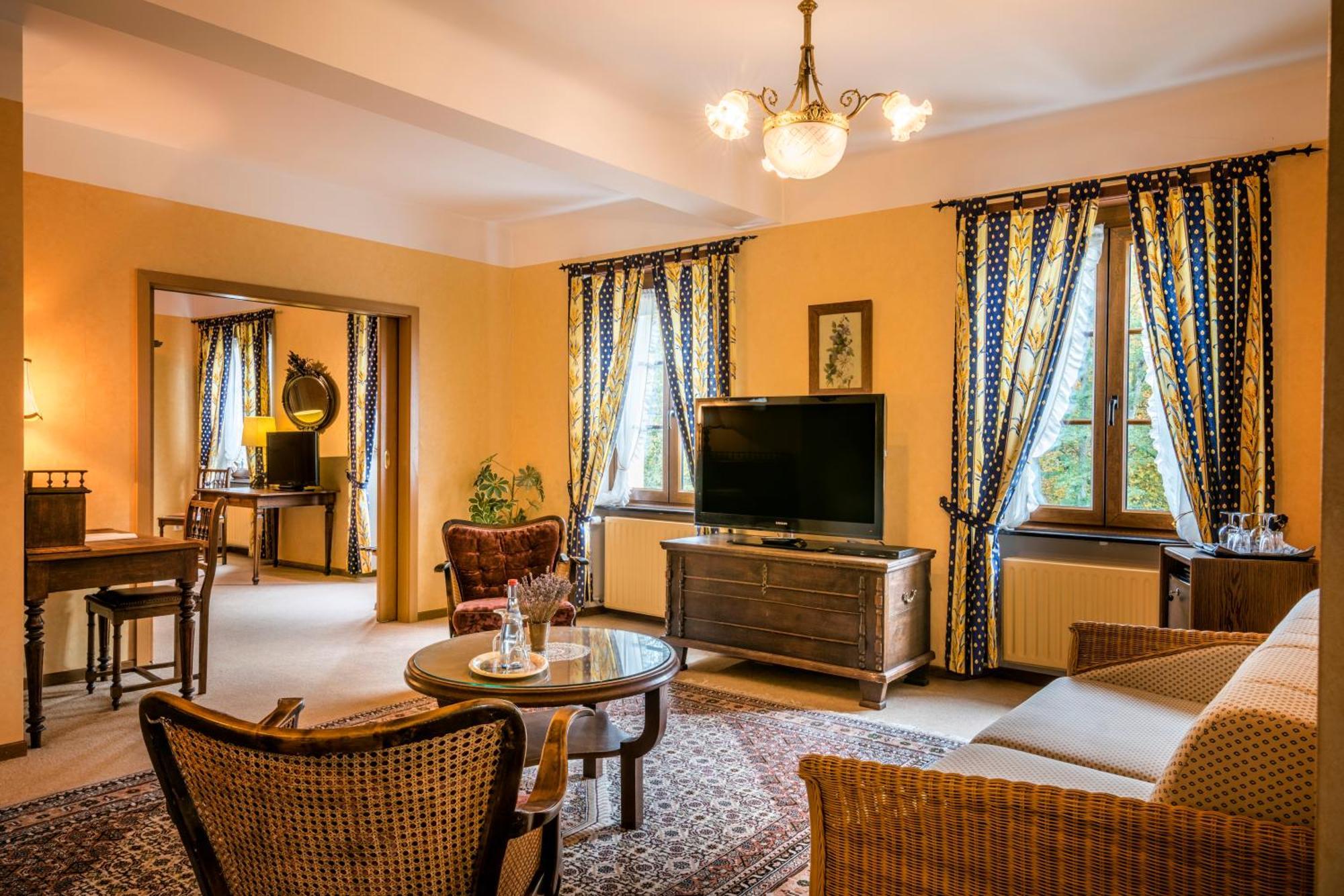Hotel Restaurant Le Cigalon Waldbillig エクステリア 写真