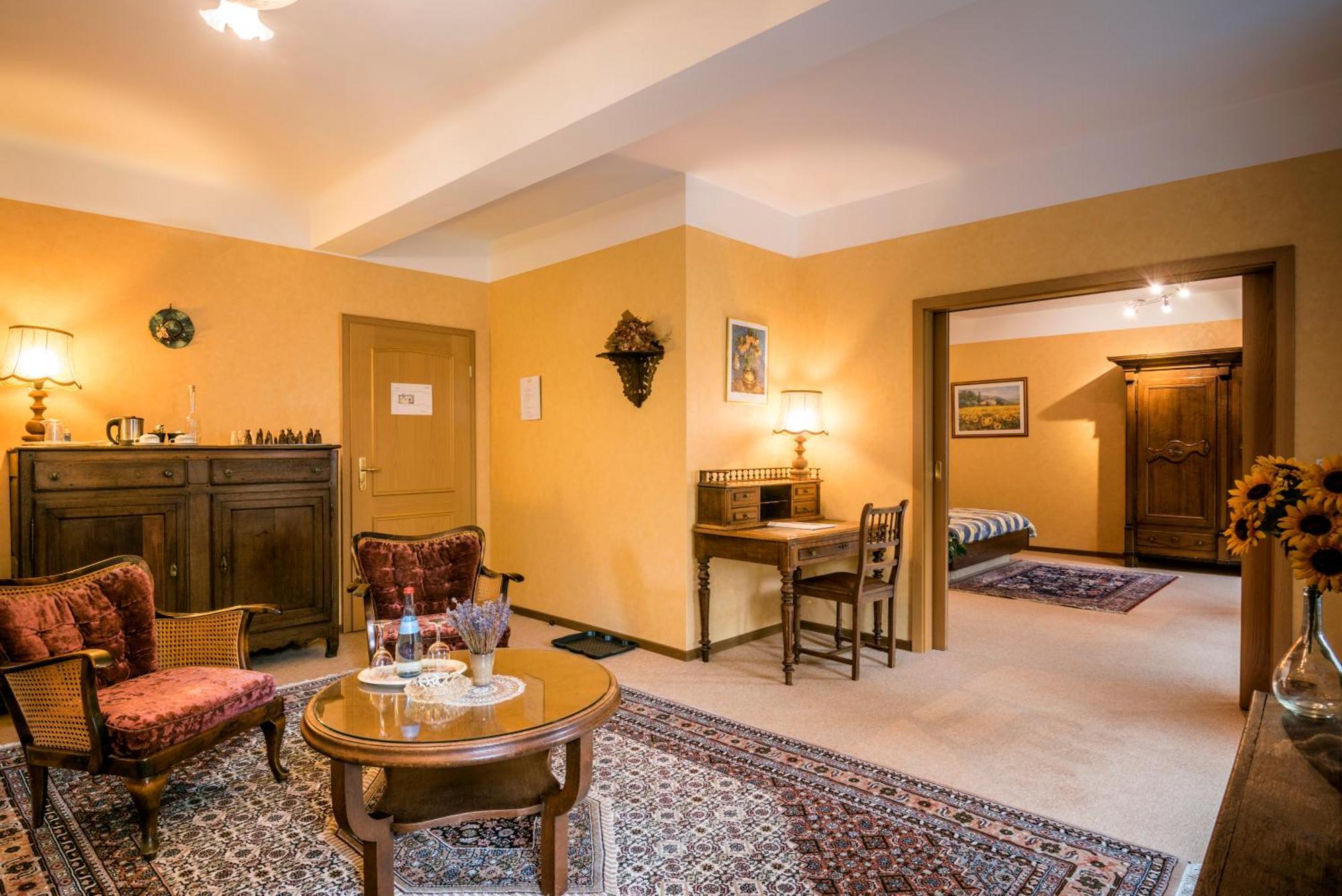 Hotel Restaurant Le Cigalon Waldbillig エクステリア 写真